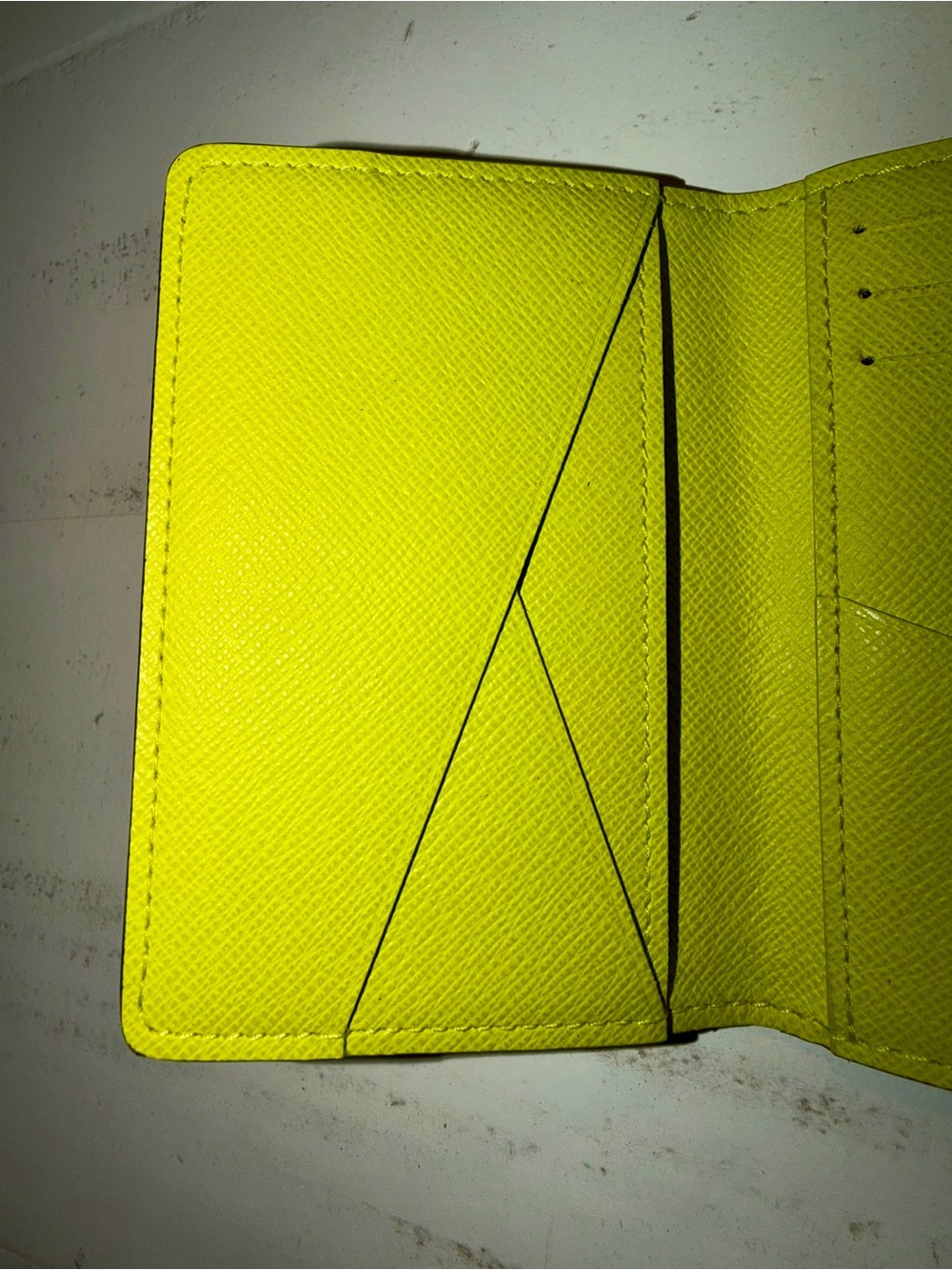 Louis Vuitton Neon Yellow Monogram Pocket Organiser - Picture 4 of 9
